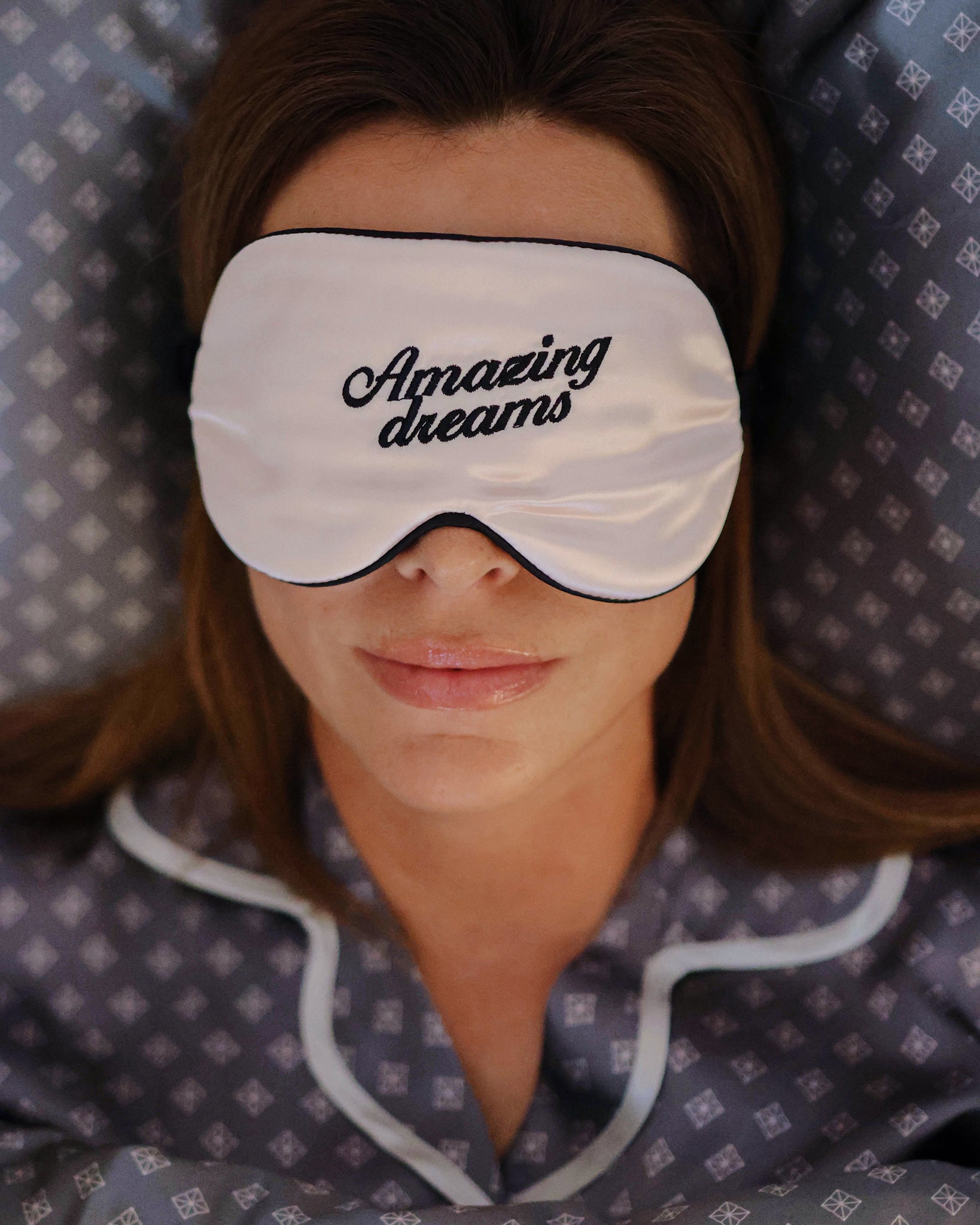 Amazing Space – AMAZING DREAMS Deep Sleep Eye Mask Lyserød (100% Mulberry Silke)