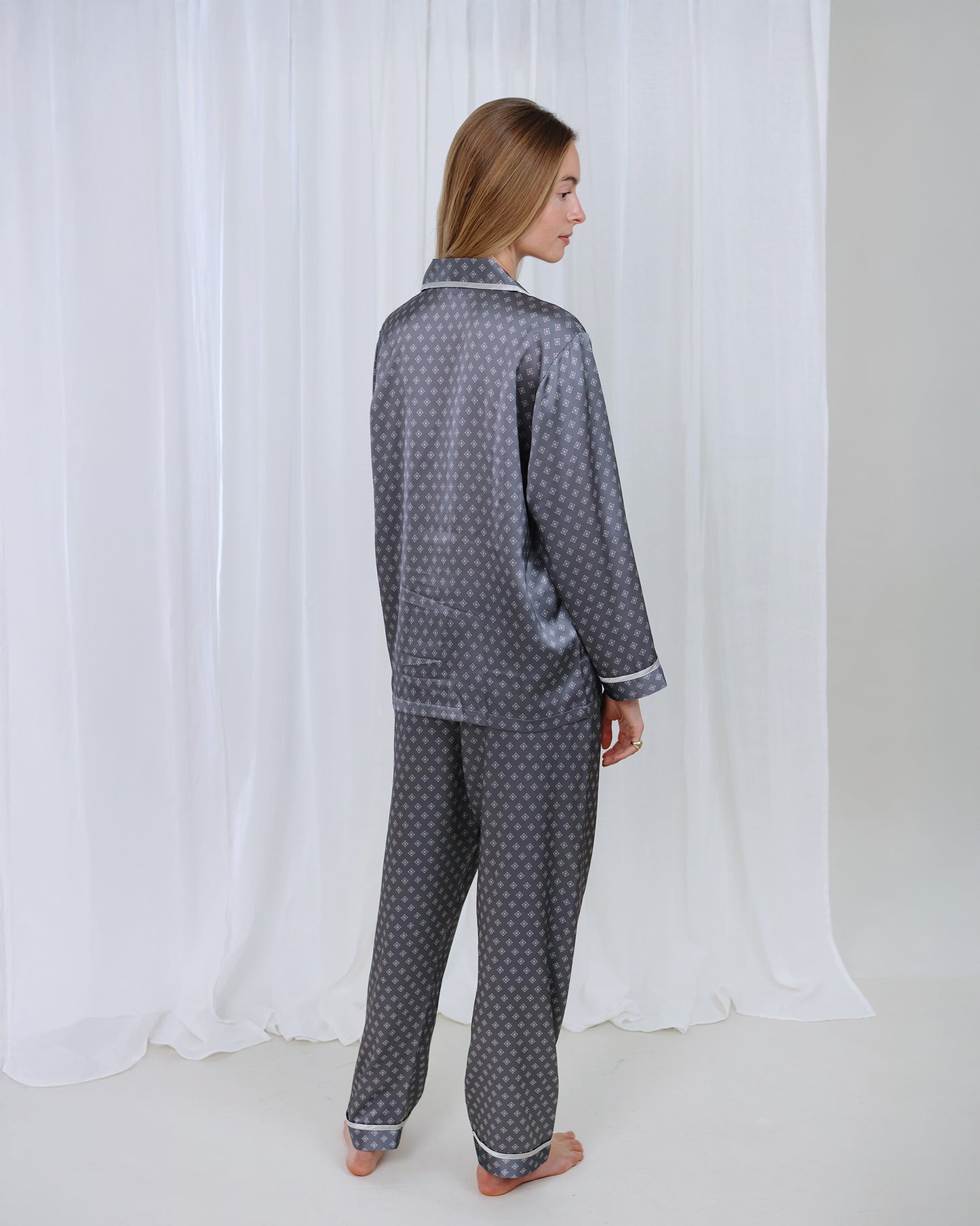 Amazing Space – In Luxury Pyjamas – Silver Grey - billede 4