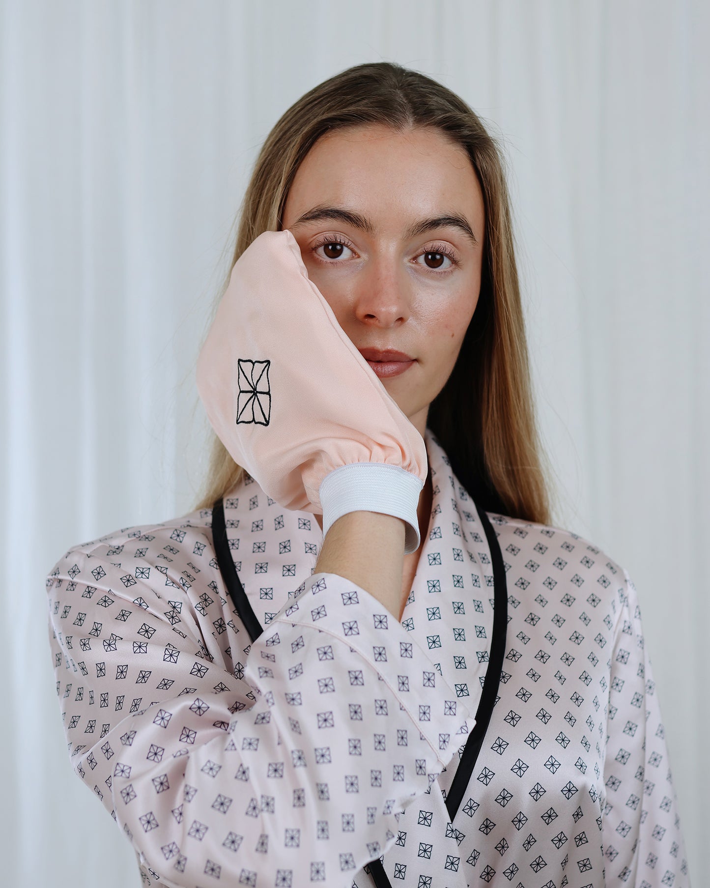 Amazing Space – Be Beauty Glove Ansigtsklud