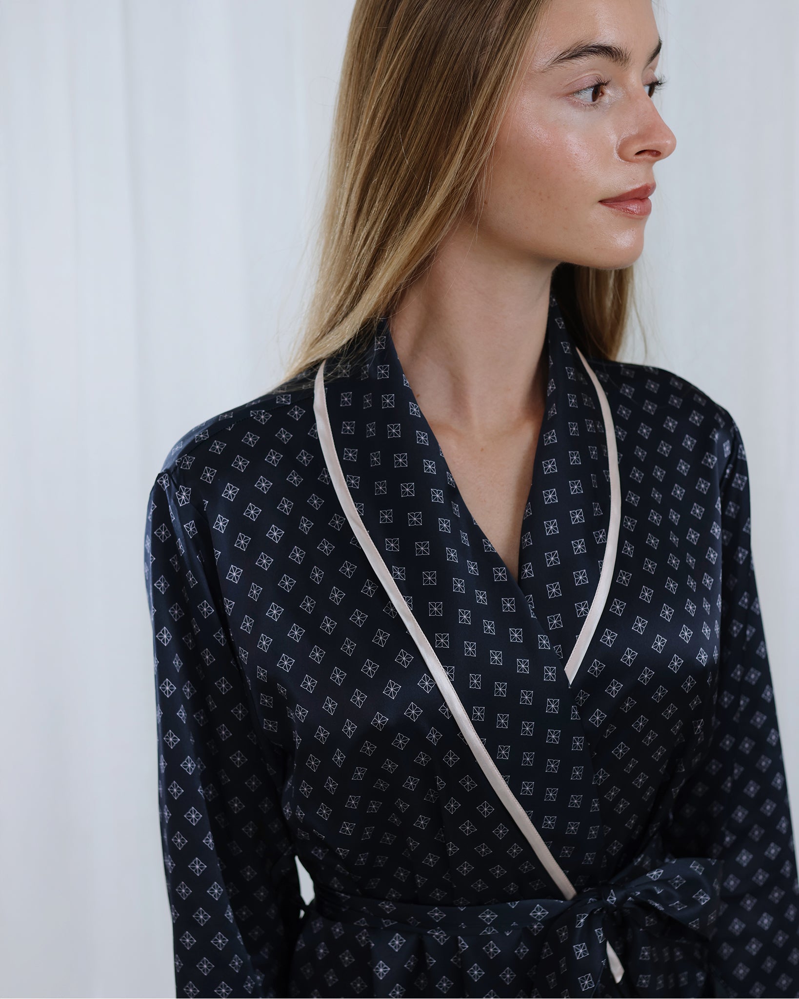 Amazing Space – Wrap Me Silky Kimono – Deep Black