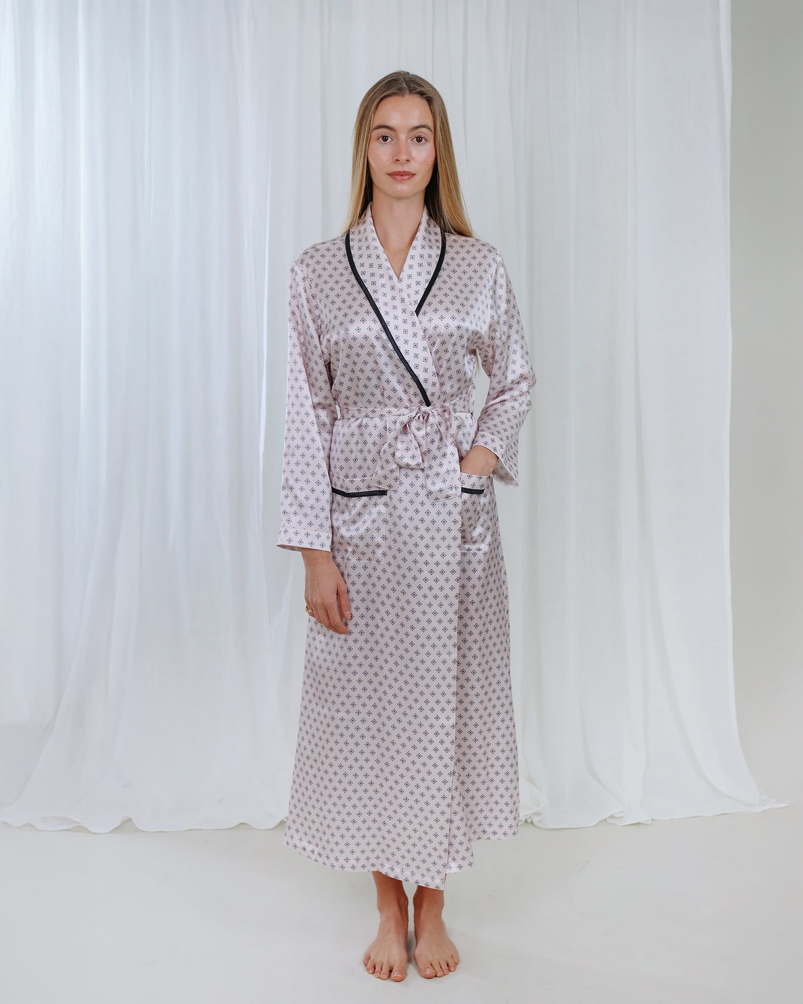 Amazing Space – Wrap Me Silky Kimono – Deep Black