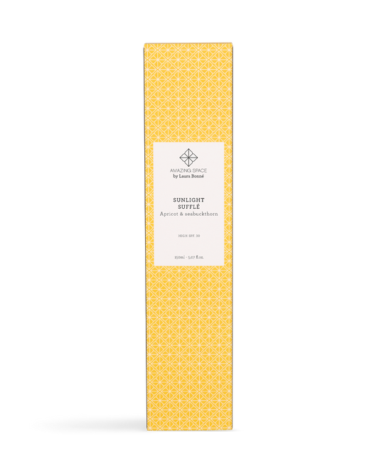 Amazing Space Sunlight Soufflé SPF 30 150 ml med havtorn og abrikos