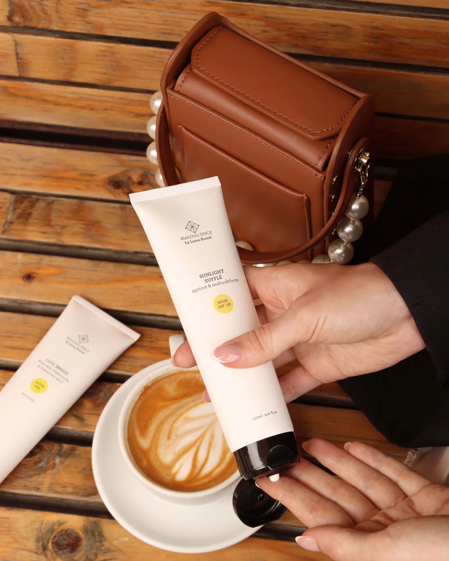 Amazing Space – Sunlight Suffle – Seabuckthorn & Apricot SPF. 30 (150ml) - billede 3