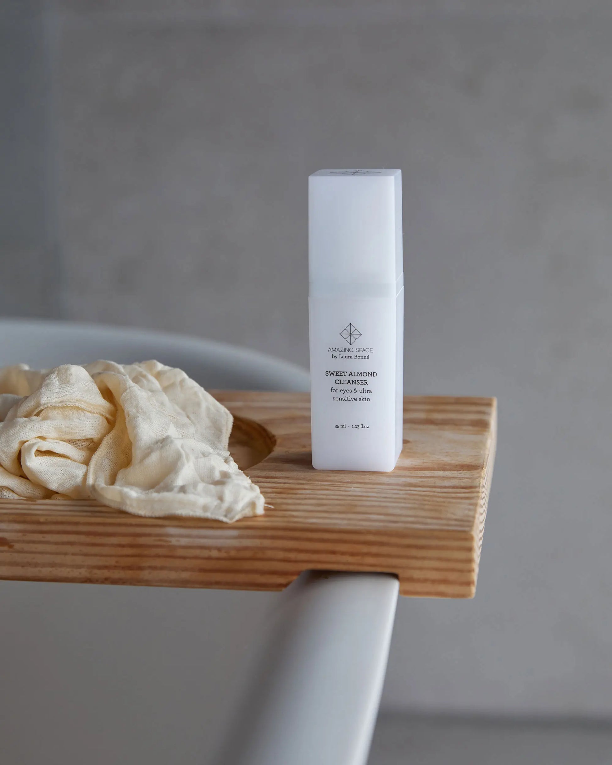 Amazing Space – Sweet Almond Cleanser – For Eyes & Ultra Sensitive Skin (35ml) - billede 5